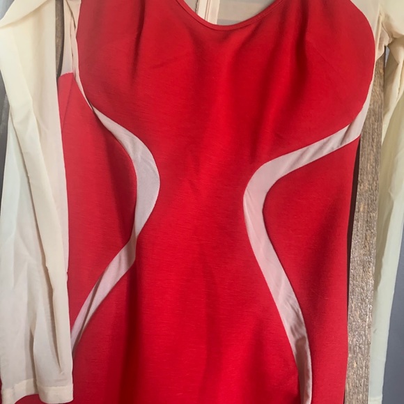 Red dress - Picture 3 of 6